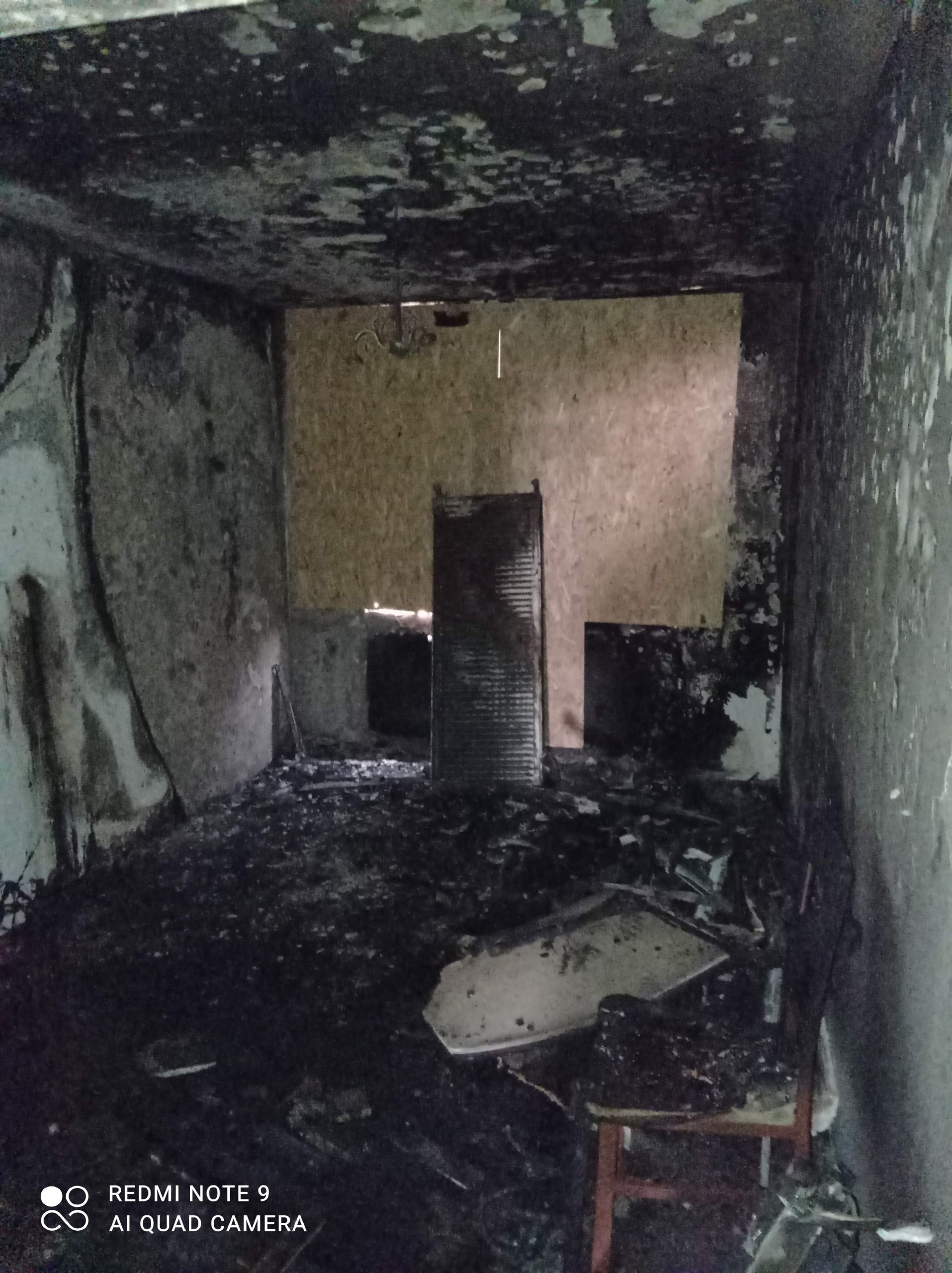 zničená miestnosť po požiari